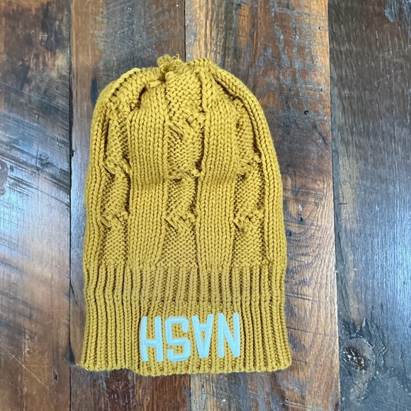 NASH Nashville Souvenir Mustard Yellow Cable Knit Pom Beanie Hat Women’s - Picture 6 of 7